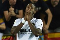 Michy Batshuayi Valencia Loan Chelsea Everton Transfer News