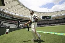 Kohli Booed Again Ponting Says Show Some Respect India Captain