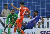 Corominas Isl Record Books As Goa End Mumbai Run