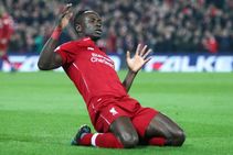 Liverpool 5 Watford 0 Sadio Mane Virgil Van Dijk Keep Reds Top Premier League