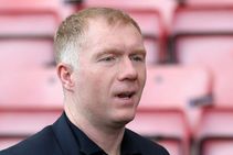 Manchester United Great Scholes Takes Charge At Oldham