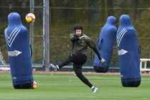 Petr Cech Takes Arsenal Women S Team For Dinner Watches Chelsea Youth Team Play