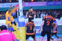 Pvl 2019 Chennai Spartans Register First Win As They Beat Black Hawks Hyderabad 4 