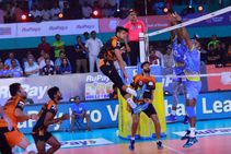 Pvl 2019 Kochi Blue Spikers Register Hat Trick Wins With Win Over Black Hawks Hyderabad