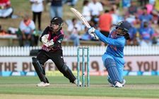 India Women Lose 3rd T20i 2 Runs Against New Zealand Despite Smiti Mandhana