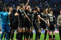 Suarez Cruyff Lead Plaudits For Ajax After Madrid Upset