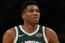 Nba Wrap Giannis Antetokounmpo Scores 52 Points 76ers Beat Bucks