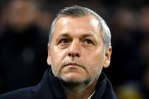 Bruno Genesio Lyon Barcelona Ajax Manchester United Champions League