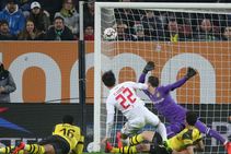 Augsburg 2 Dortmund 1 Bundesliga Ji Dong Won Paco Alcacer