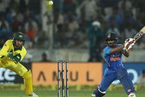India Beat Australia Odi Kedar Jadhav Ms Dhoni