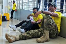 Ipl 2019 Ms Dhoni Trolls Chennai Super Kings Teammates Kedar Jadhav Shardul Thakur