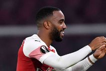 Napoli 0 Arsenal 1 0 3 Agg Lacazette Stunner Sees Gunners Coast Through