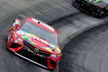 Nascar Results At Bristol Kyle Busch Beats Brother In Food City 