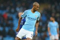 Fernandinho City Fighting Like Animals To Hold Off Liverpool
