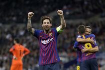 La Liga Messi Fires Barcelona To Title Atletico Survive Var Drama