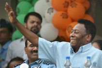 Pele Discharged From Sao Paulo Hospital After Surgery