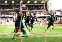 Burnley 0 Manchester City 1 Aguero Keeps Title Defence Premier League Match Report