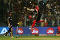 Ipl 2019 Rcb Vs Kkr Highlights Kohli Moeen Help Royal Challengers Surpass Russell Storm