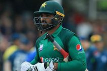 Asif Ali Rejoins Pakistan Squad After Daughter S Funeral Icc World Cup 