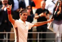French Open Majestic Federer Cruises Into Third Round