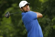 Tony Finau Leads At Colonial Jordan Spieth Starts Well