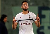 Fiorentina 0 Ac Milan 1 Hakan Calhanoglu Goal Serie A