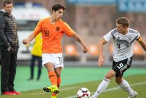 Barcelona Sign Ludovit Reis From Groningen