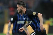 Matteo Politano Ivan Perisic Lift Inter Third Serie A