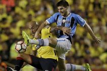 Arsenal Table Bid For Gremio Centre Back Walter Kannemann