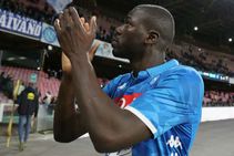 Kalidou Koulibaly Suspects Napoli Stay Transfer News Manchester United City Juventus