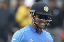 Dhoni To Mask Army Insignia On His Wicketkeeping Gloves Against Australia