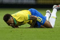 Neymar Assessed Psg Ankle Injury Brazil
