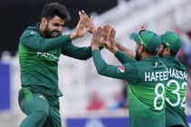 Icc World Cup 2019 Mercurial Pakistan Stun England Despite Root And Buttler Hundreds