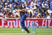 Icc World Cup 2019 Virat Kohli Surpasses Rahul Dravid Record Yuzvendra Chahal Mohammed Shami