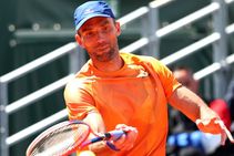 Karlovic Out Tomic Struggles Hall Of Fame Open
