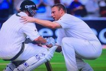 Ashes Flashbacks When Flintoff Consoled Crestfallen Lee