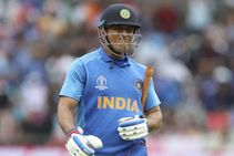 Icc World Cup 2019 It Was A Tactical Blunder To Send Dhoni At Number Seven Say Former Greats
