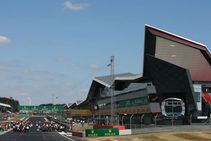 British Gp Saved After F1 Announces Silverstone Deal To 
