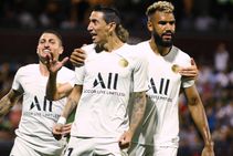 Metz 0 2 Paris Saint Germain Choupo Moting Strikes Again As Champions Go Top