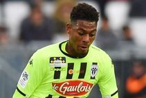 Lyon Sign Former Arsenal Midfielder Jeff Reine Adelaide