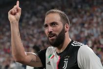 Juventus 4 3 Napoli Koulibaly Own Goal Ruins Comeback