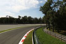 F3 Driver Crash Taken Hospital Alex Peroni Campos Racing Delays Fp3 For Formula One