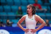 Wrestling World Championships India S Vinesh Phogat Thrashed By Mayu Mukaida Of Japan