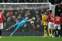 Manchester United 1 1 Arsenal Three Talking Points As Var Helps Visitors Snatch A Point