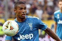 Lokomotiv Moscow Juventus Douglas Costa Last 16 Bianconeri Through Last 
