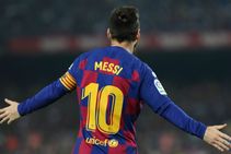 La Liga Hat Trick For Messi Sevilla Wins El Gran Derby