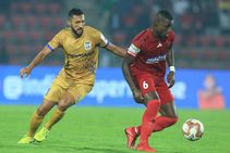 Isl 2019 20 Northeast United Fc Vs Mumbai City Fc First Half Goal Feast As Mumbai Hold Northeast