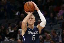 Porzingis Mavericks 76ers Raptors Nba