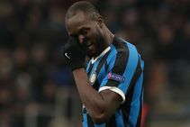 Luke Shaw Mocks Romelu Lukaku Welcome Back Tweet Inter Drop Into Europa League Champions Man Utd Manchester United