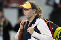 Caroline Wozniacki Face Serena Williams May Exhibition
